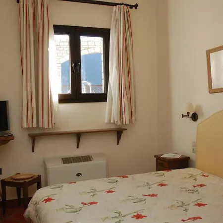 Virginia Hotel Voutiron