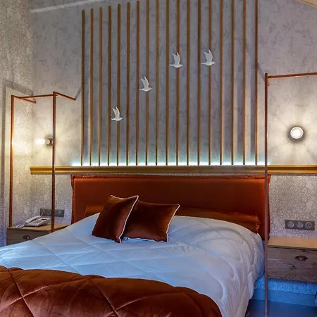 Virginia Hotel Voutiron